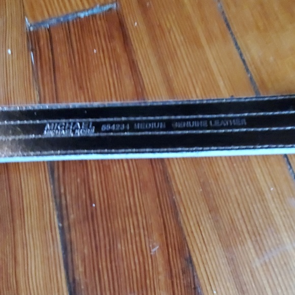 Micheal Kors belt - Picture 6 of 7